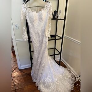 Lace Long-Sleeve Mermaid Wedding Dress - White